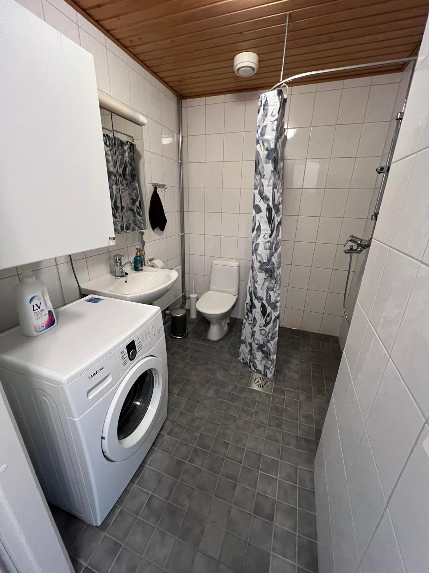Next To Sello And Leppaevaara Train Station Appartement Espoo