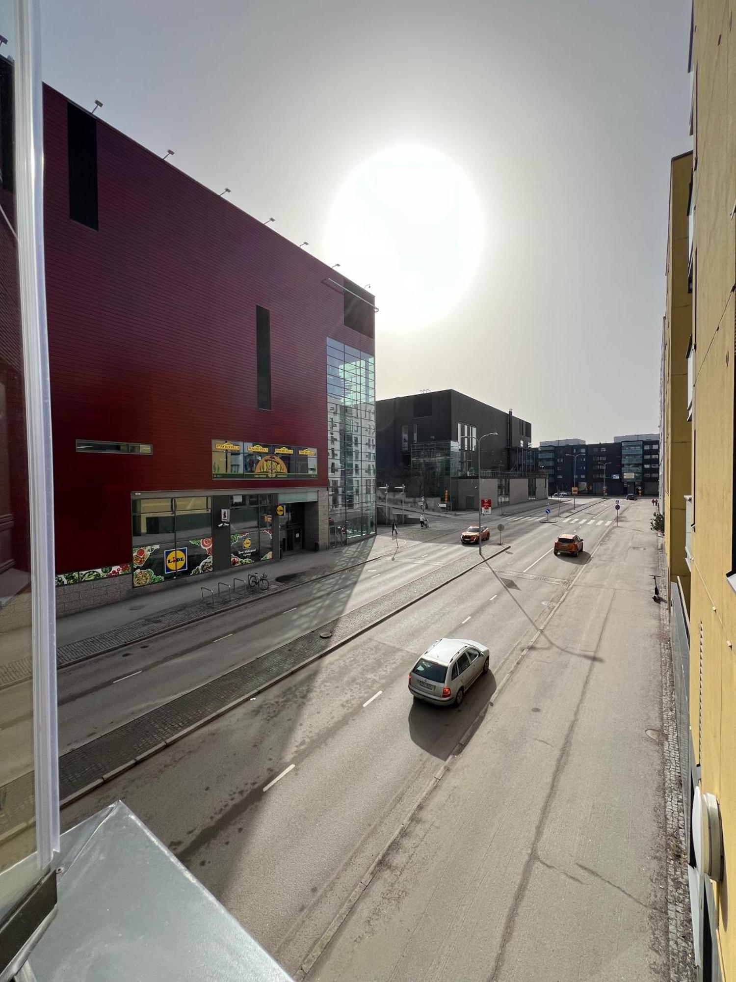 Next To Sello And Leppaevaara Train Station Appartement *